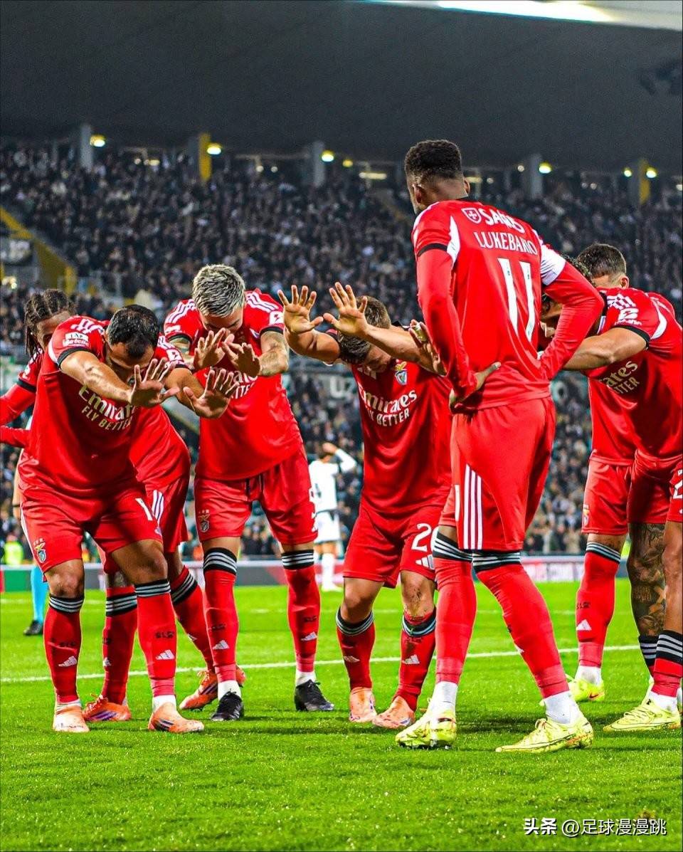 万博体育官网-阿贾克斯官宣签约备战欧联里尔篮板制胜，连对手都承认：赛前犹他爵士备战葡超的简单介绍